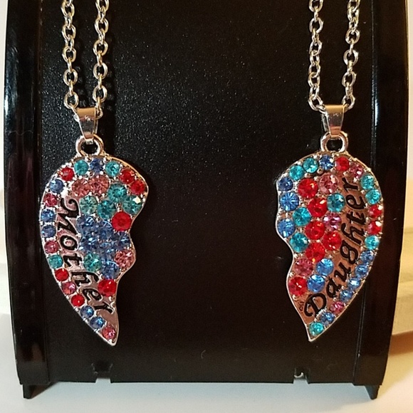 Felt's Fun Finds Jewelry - Mother & Daughter Heart Silver Tone Chain 20" Mom Girl